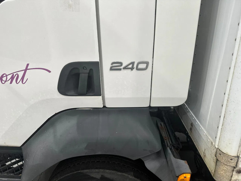 Volvo FL 240 VERHUISWAGEN / CAMION DE DÉMÉNAGEMENT - Dobozos felépítményű teherautó: 3 kép. Volvo FL 240 VERHUISWAGEN / CAMION DE DÉMÉNAGEMENT - Dobozos felépítményű teherautó: 3 kép.