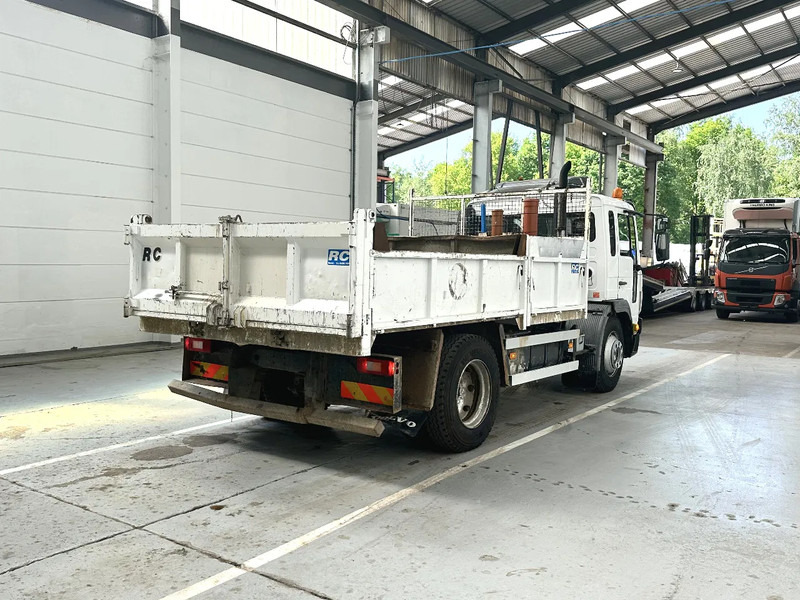 Volvo FL 6 15 / EURO 3 / LAMMES-LAMMES / BLATT-BLATT / SPRING-SPRING - Billenőplatós teherautó: 5 kép. Volvo FL 6 15 / EURO 3 / LAMMES-LAMMES / BLATT-BLATT / SPRING-SPRING - Billenőplatós teherautó: 5 kép.