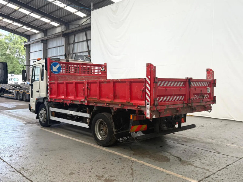 Volvo FL 611 - Billenőplatós teherautó: 3 kép. Volvo FL 611 - Billenőplatós teherautó: 3 kép.