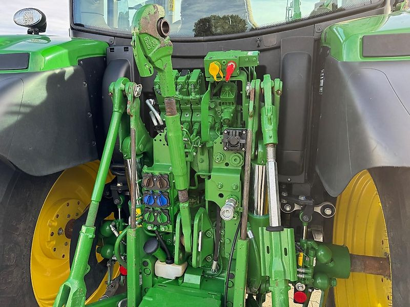 John Deere 6R130 AP 50KM + VOORLADER 2023 895 UUR STEEKASSEN!!! - Traktor: 4 kép. John Deere 6R130 AP 50KM + VOORLADER 2023 895 UUR STEEKASSEN!!! - Traktor: 4 kép.