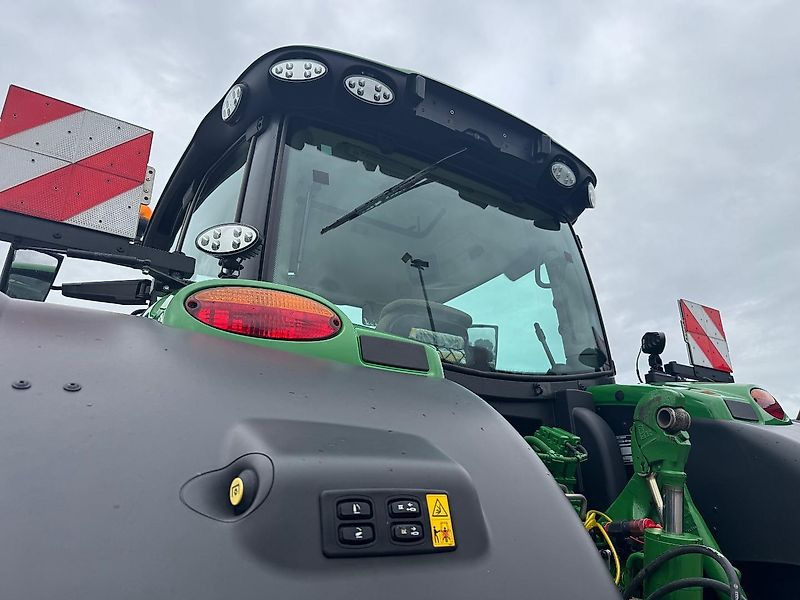 John Deere 6R215 AP 50KM COMMAND-PRO G5-Plus 2024 FH+FA!!! - Traktor: 5 kép. John Deere 6R215 AP 50KM COMMAND-PRO G5-Plus 2024 FH+FA!!! - Traktor: 5 kép.