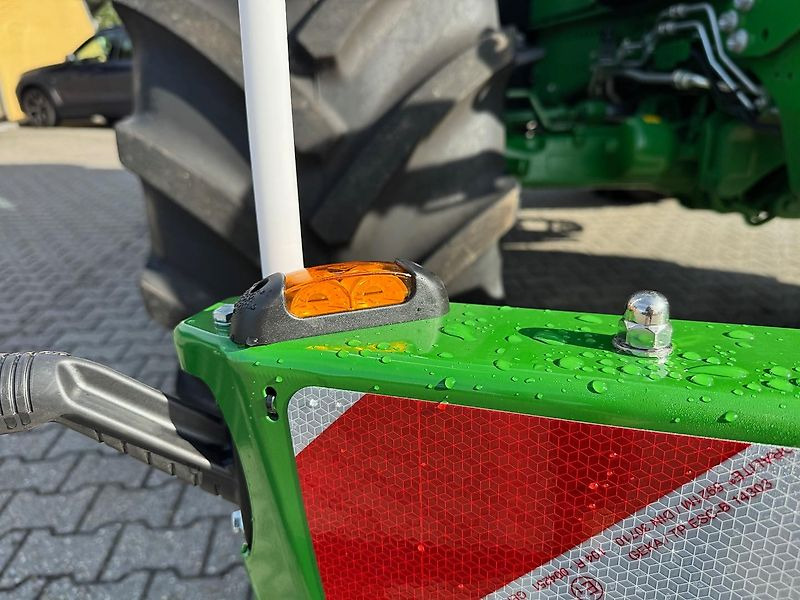 TractorBumper SafetyWeight Frontgewicht Bumper Gewicht - Traktor: 5 kép. TractorBumper SafetyWeight Frontgewicht Bumper Gewicht - Traktor: 5 kép.