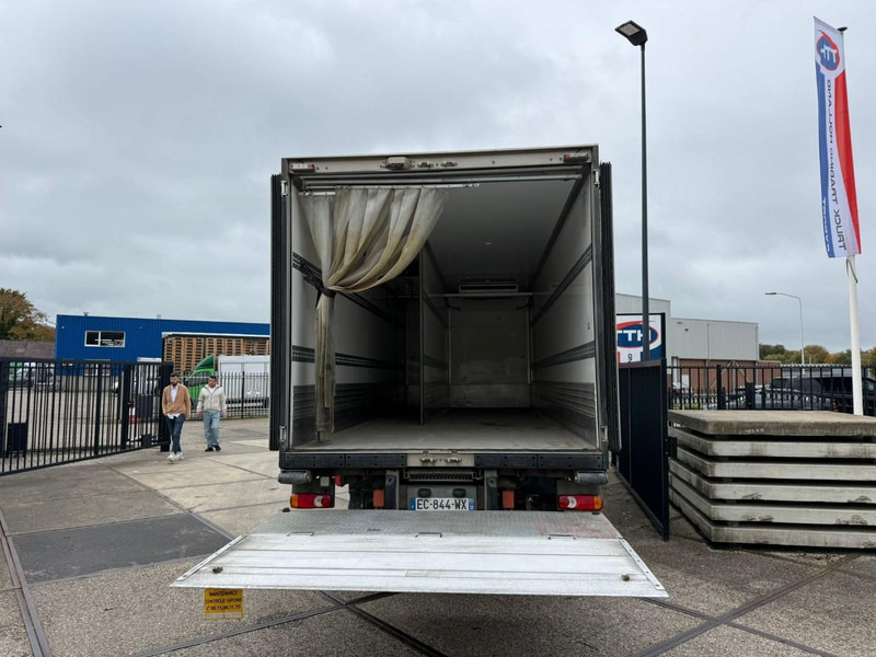 Renault D210.14 Frigobox Multitemp + Taillift THERMO KING T800R - Hűtős teherautó: 5 kép. Renault D210.14 Frigobox Multitemp + Taillift THERMO KING T800R - Hűtős teherautó: 5 kép.