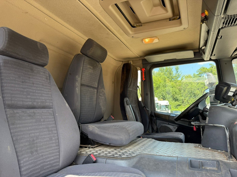 Scania P 230 DB 6X2/4 HNB NL Truck 327.000 km lízing Scania P 230 DB 6X2/4 HNB NL Truck 327.000 km: 9 kép.