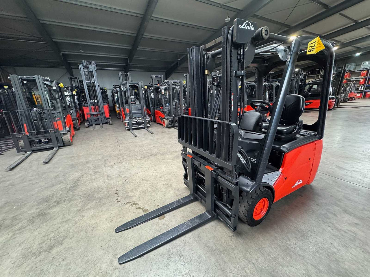 04/2021 LINDE E16 1.600 KG 3.+4. - Villás targonca: 2 kép. 04/2021 LINDE E16 1.600 KG 3.+4. - Villás targonca: 2 kép.