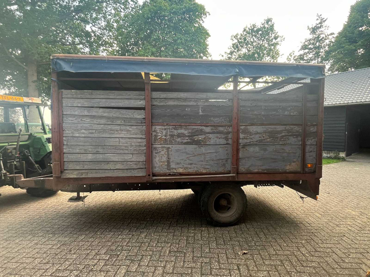 1980 Livestock trailer - Pótkocsi állatszállító: 4 kép. 1980 Livestock trailer - Pótkocsi állatszállító: 4 kép.