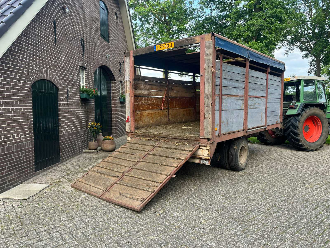 1980 Livestock trailer - Pótkocsi állatszállító: 3 kép. 1980 Livestock trailer - Pótkocsi állatszállító: 3 kép.