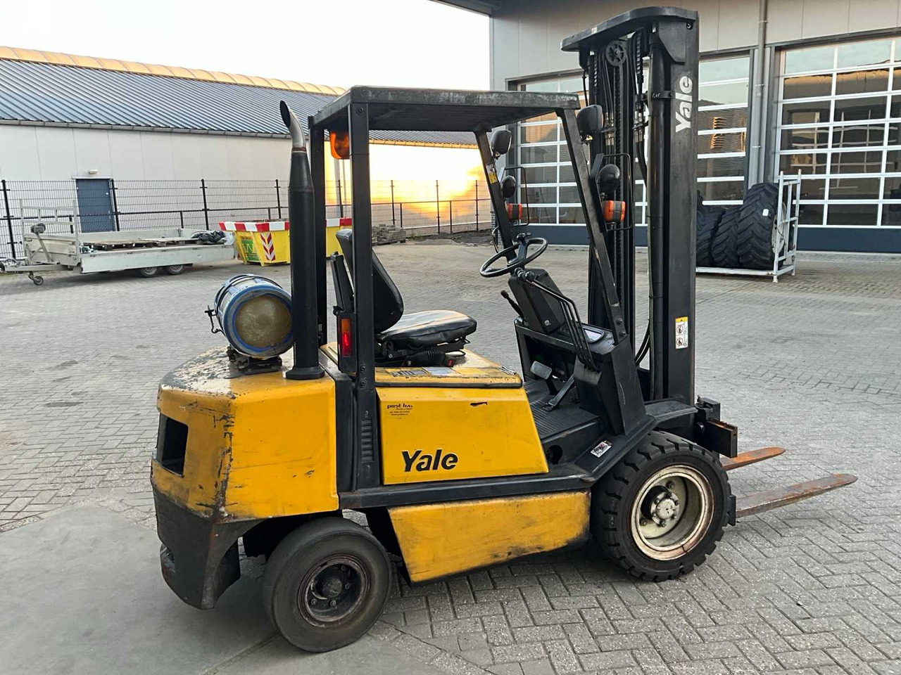 1993 YALE GLP 30 TE FORKLIFT - Villás targonca: 5 kép. 1993 YALE GLP 30 TE FORKLIFT - Villás targonca: 5 kép.