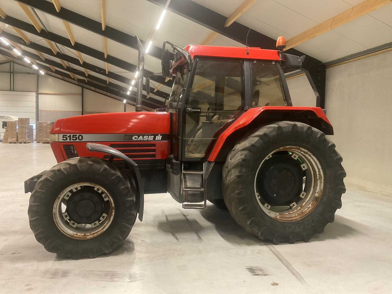 1995 CASE IH MAXXUM 5150 PLUS ALL-WHEEL DRIVE FARM TRACTOR - Traktor: 2 kép. 1995 CASE IH MAXXUM 5150 PLUS ALL-WHEEL DRIVE FARM TRACTOR - Traktor: 2 kép.