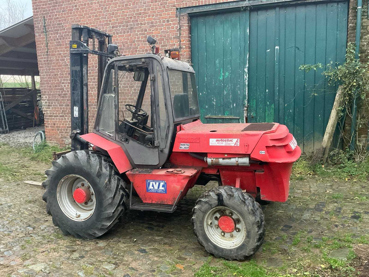 1995 MANITOU M 430 CP ROUGH TERRAIN FORKLIFT - Villás targonca: 3 kép. 1995 MANITOU M 430 CP ROUGH TERRAIN FORKLIFT - Villás targonca: 3 kép.