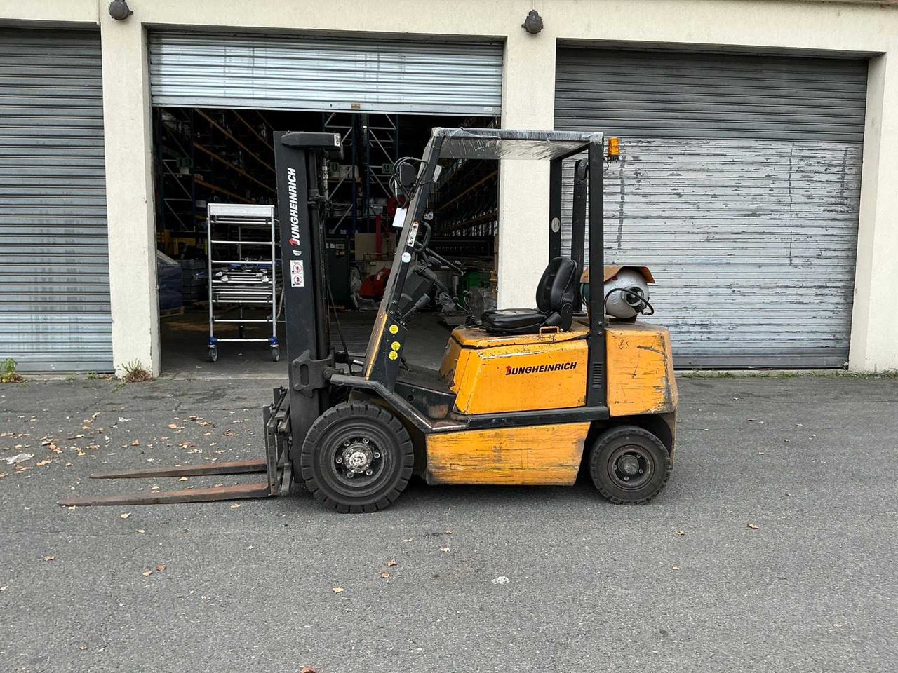 1996 JUNGHEINRICH TFG 25 TF FORKLIFT - Villás targonca: 4 kép. 1996 JUNGHEINRICH TFG 25 TF FORKLIFT - Villás targonca: 4 kép.