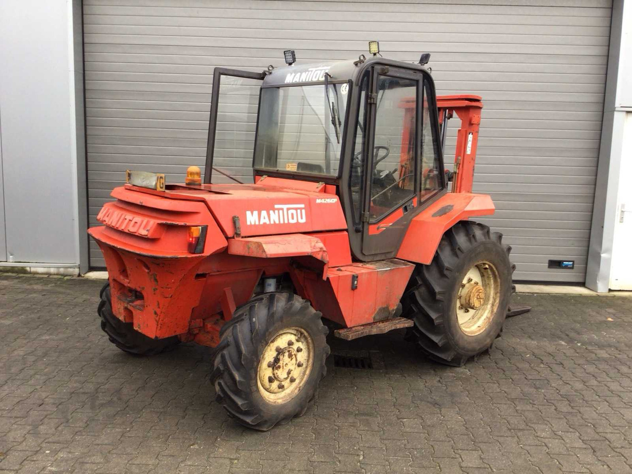 1997 MANITOU M426CP ROUGH TERRAIN FORKLIFT - Villás targonca: 4 kép. 1997 MANITOU M426CP ROUGH TERRAIN FORKLIFT - Villás targonca: 4 kép.