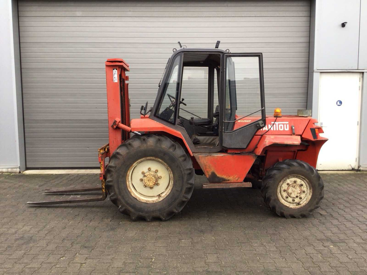 1997 MANITOU M426CP ROUGH TERRAIN FORKLIFT - Villás targonca: 3 kép. 1997 MANITOU M426CP ROUGH TERRAIN FORKLIFT - Villás targonca: 3 kép.