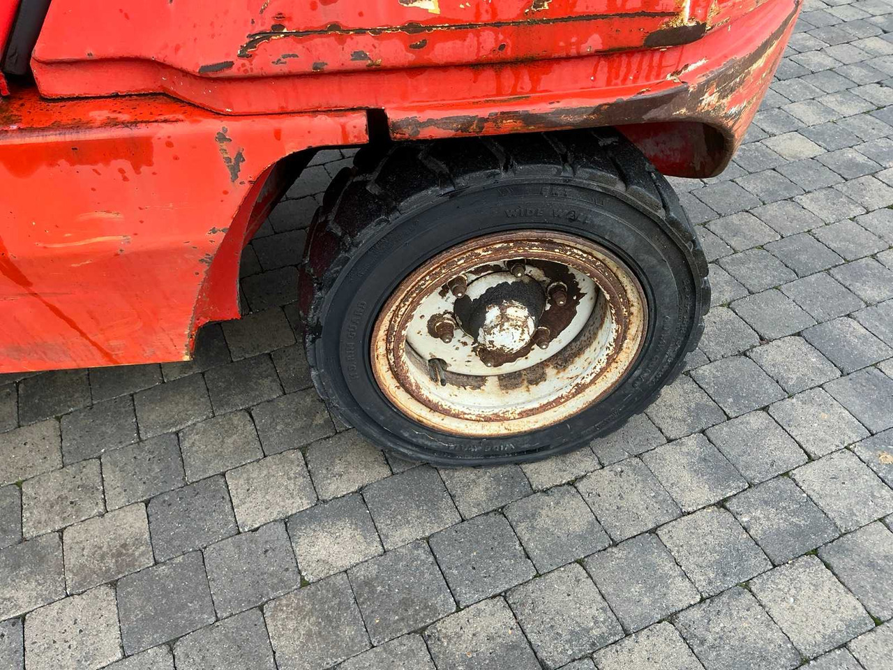 Villás targonca 1998 MANITOU MSI40 FORKLIFT: 12 kép. Villás targonca 1998 MANITOU MSI40 FORKLIFT: 12 kép.