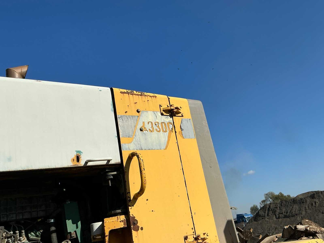 Gumikerekes homlokrakodó 1998 VOLVO L330B WHEEL LOADER: 6 kép. Gumikerekes homlokrakodó 1998 VOLVO L330B WHEEL LOADER: 6 kép.