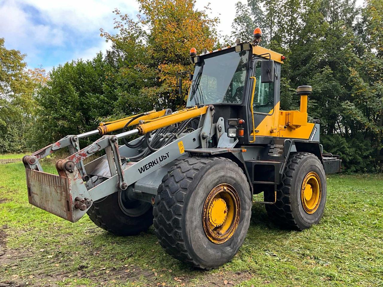 1999 WORK ETHIC WG-18C SHOVEL - Gumikerekes homlokrakodó: 1 kép. 1999 WORK ETHIC WG-18C SHOVEL - Gumikerekes homlokrakodó: 1 kép.