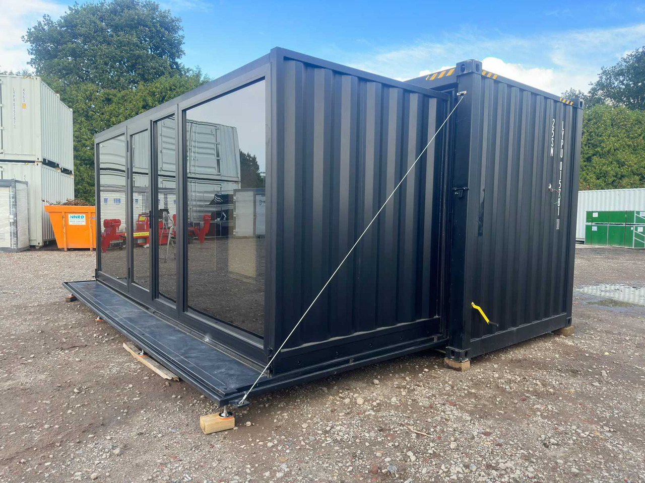 20 ft container - Konténerház: 1 kép. 20 ft container - Konténerház: 1 kép.