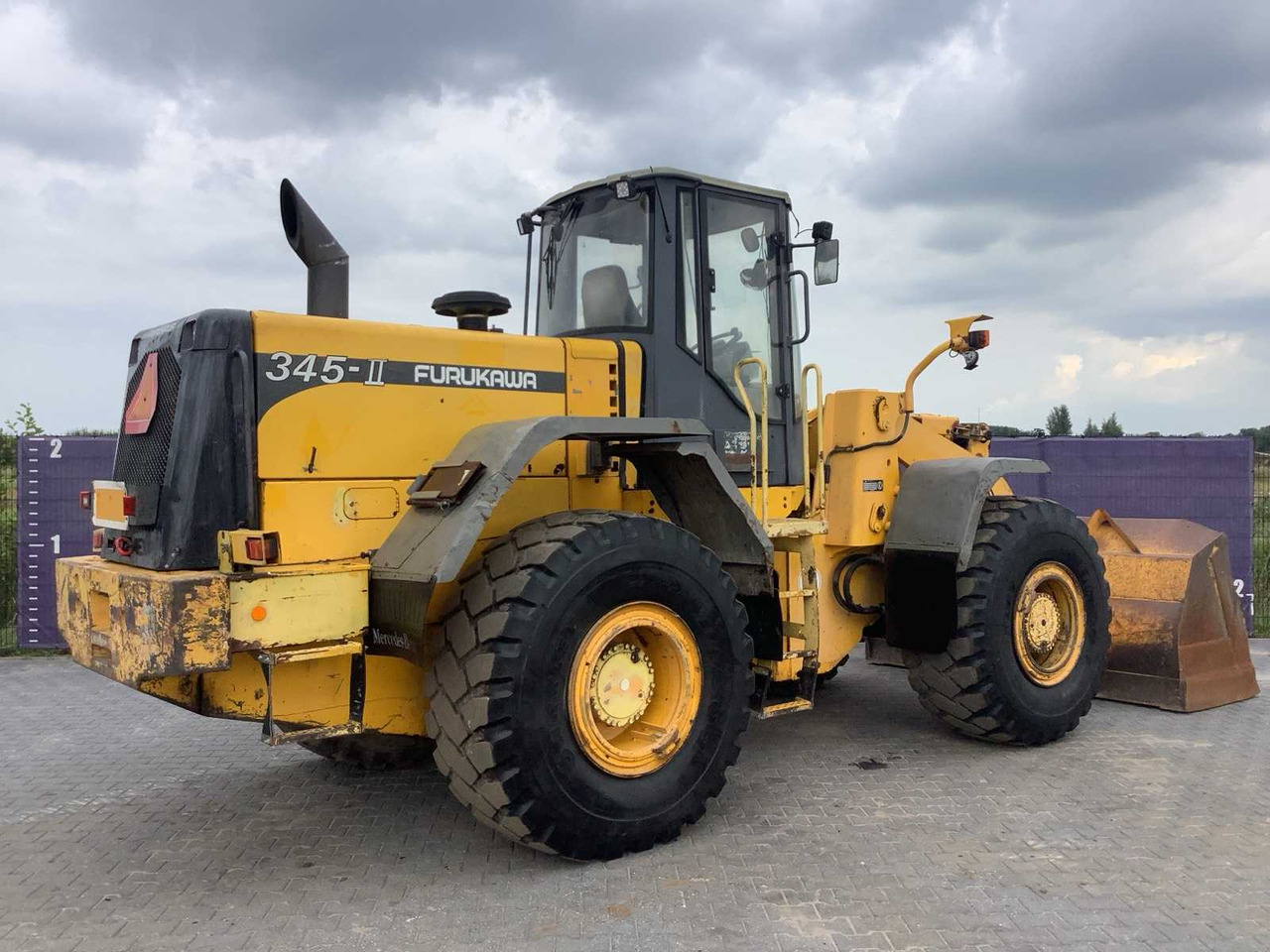 2001 - FURUKAWA - 345-II - SHOVEL/WHEEL LOADER - Gumikerekes homlokrakodó: 4 kép. 2001 - FURUKAWA - 345-II - SHOVEL/WHEEL LOADER - Gumikerekes homlokrakodó: 4 kép.