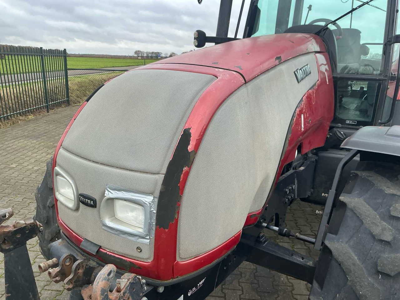 Traktor 2004 VALTRA T120 ALL-WHEEL DRIVE FARM TRACTOR: 13 kép. Traktor 2004 VALTRA T120 ALL-WHEEL DRIVE FARM TRACTOR: 13 kép.