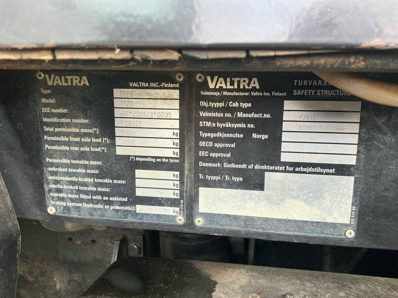 Traktor 2004 VALTRA T120 ALL-WHEEL DRIVE FARM TRACTOR: 27 kép. Traktor 2004 VALTRA T120 ALL-WHEEL DRIVE FARM TRACTOR: 27 kép.