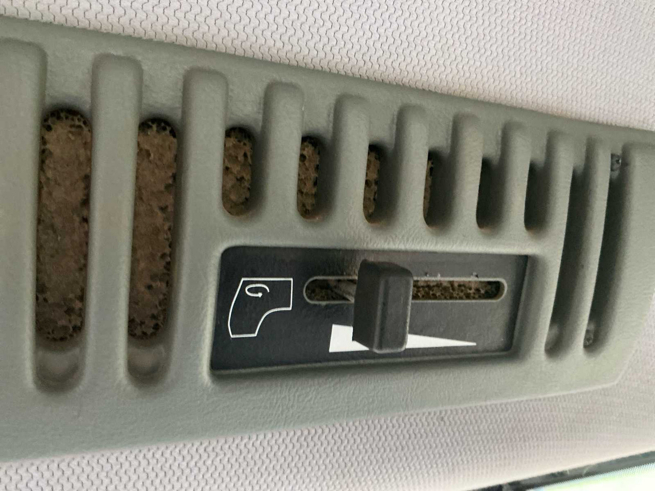 Traktor 2004 VALTRA T120 ALL-WHEEL DRIVE FARM TRACTOR: 25 kép. Traktor 2004 VALTRA T120 ALL-WHEEL DRIVE FARM TRACTOR: 25 kép.