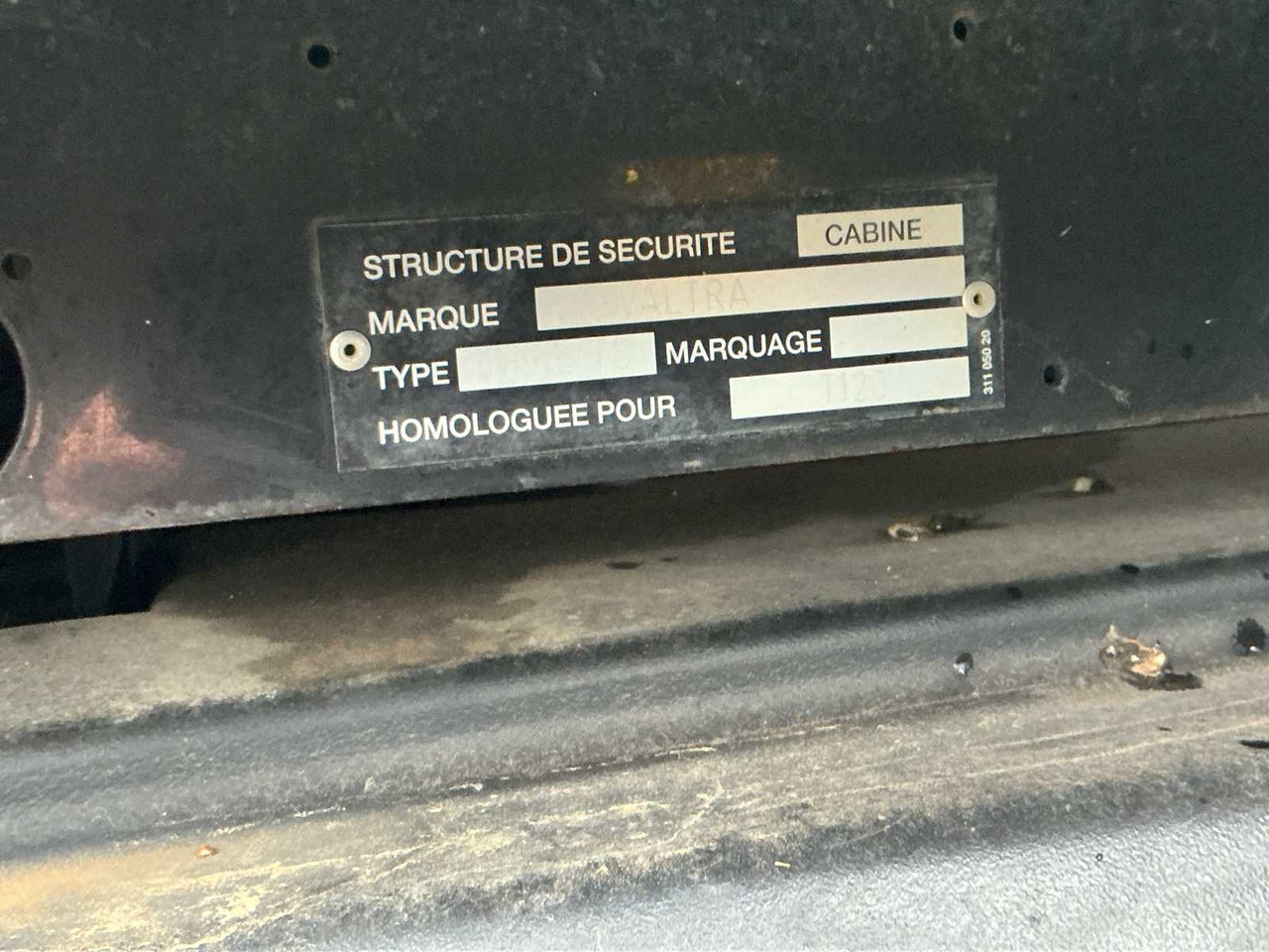 Traktor 2004 VALTRA T120 ALL-WHEEL DRIVE FARM TRACTOR: 26 kép. Traktor 2004 VALTRA T120 ALL-WHEEL DRIVE FARM TRACTOR: 26 kép.