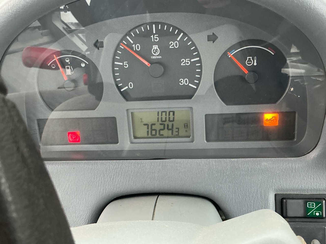 Traktor 2004 VALTRA T120 ALL-WHEEL DRIVE FARM TRACTOR: 20 kép. Traktor 2004 VALTRA T120 ALL-WHEEL DRIVE FARM TRACTOR: 20 kép.