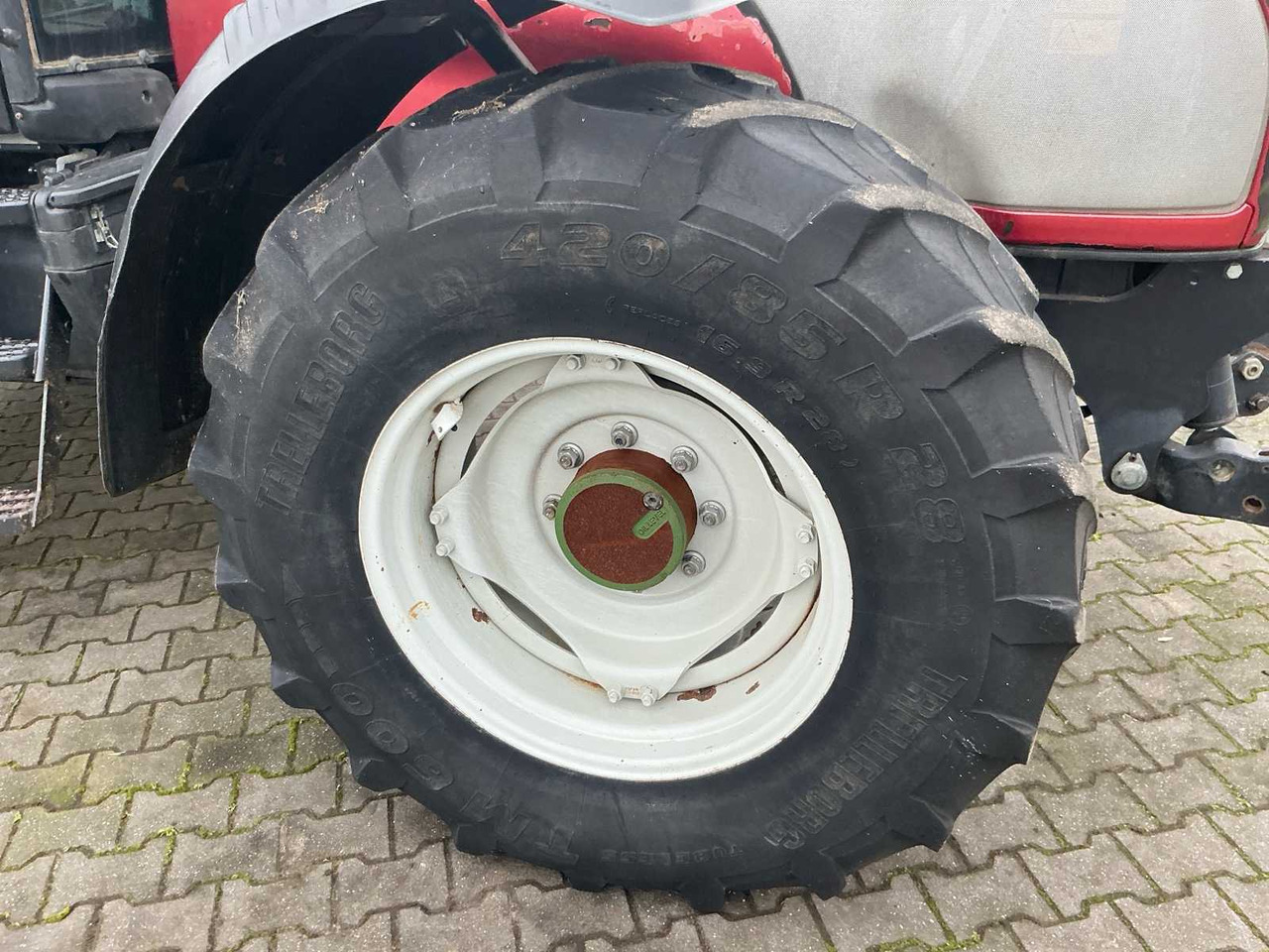 Traktor 2004 VALTRA T120 ALL-WHEEL DRIVE FARM TRACTOR: 7 kép. Traktor 2004 VALTRA T120 ALL-WHEEL DRIVE FARM TRACTOR: 7 kép.