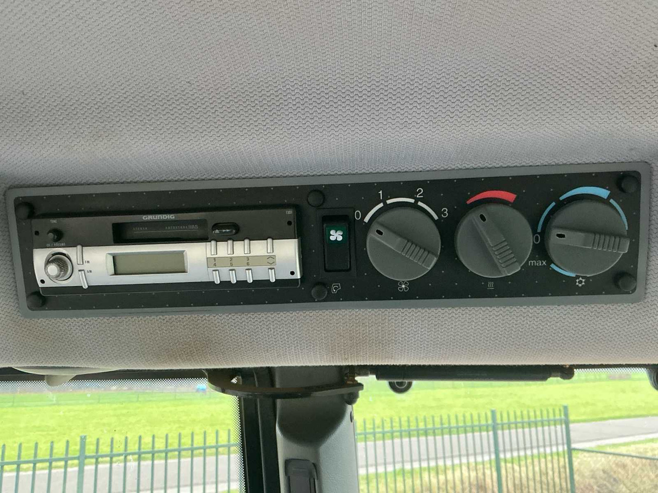 Traktor 2004 VALTRA T120 ALL-WHEEL DRIVE FARM TRACTOR: 24 kép. Traktor 2004 VALTRA T120 ALL-WHEEL DRIVE FARM TRACTOR: 24 kép.