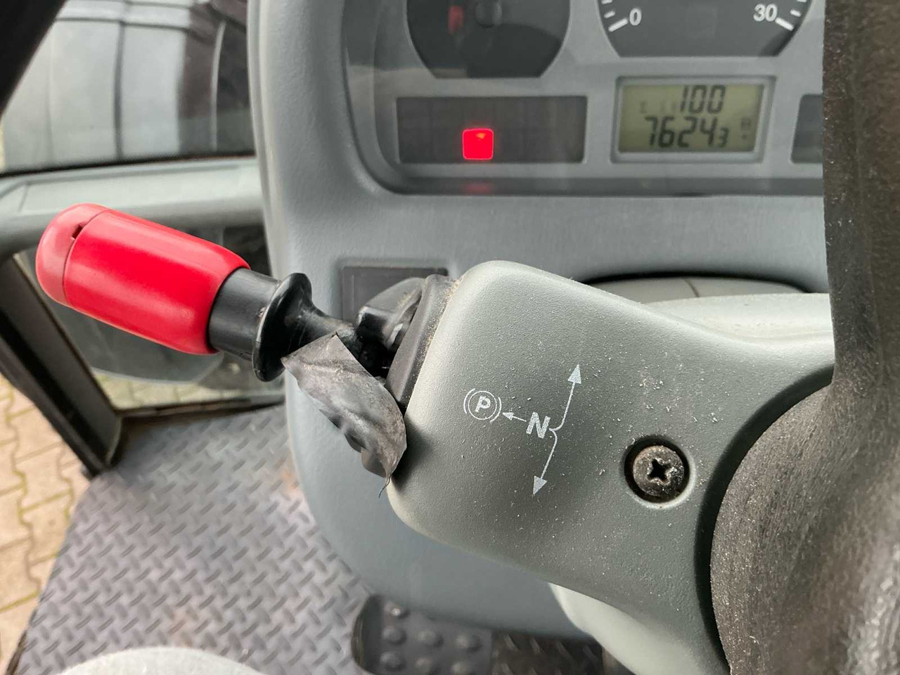 Traktor 2004 VALTRA T120 ALL-WHEEL DRIVE FARM TRACTOR: 18 kép. Traktor 2004 VALTRA T120 ALL-WHEEL DRIVE FARM TRACTOR: 18 kép.