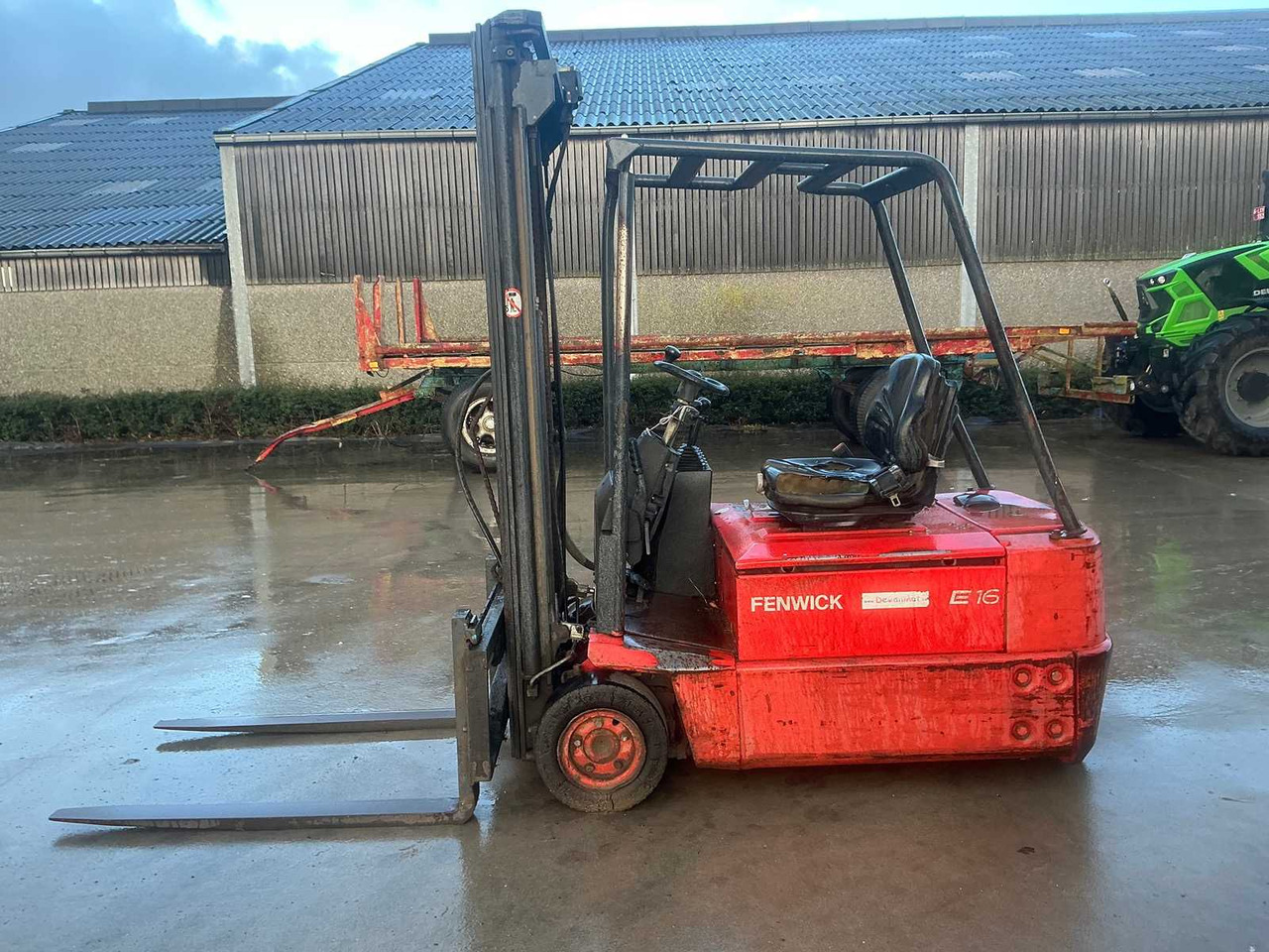 2005 LINDE E16Z-02 FORKLIFT (DEFECTIVE!) - Villás targonca: 4 kép. 2005 LINDE E16Z-02 FORKLIFT (DEFECTIVE!) - Villás targonca: 4 kép.