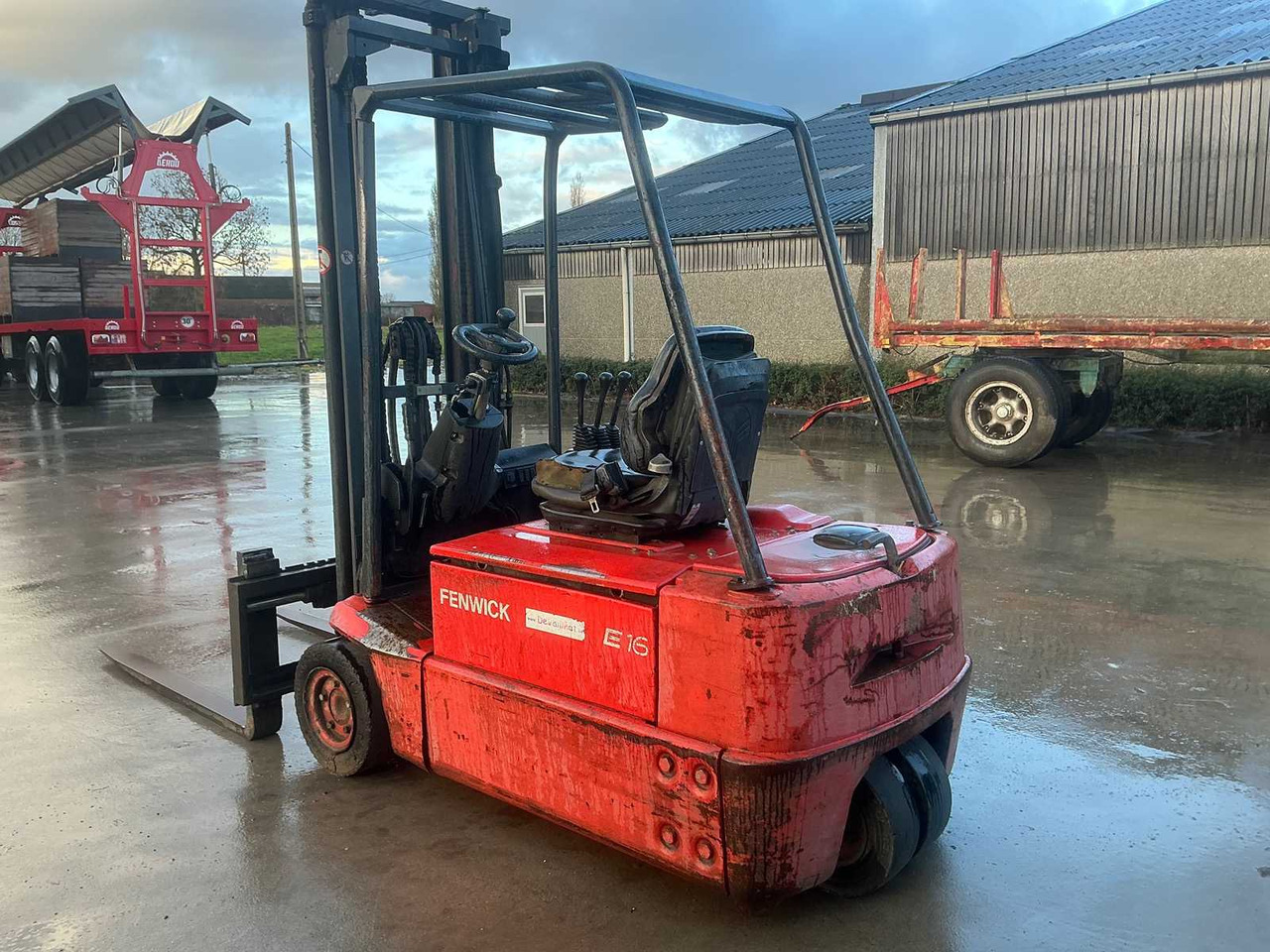2005 LINDE E16Z-02 FORKLIFT (DEFECTIVE!) - Villás targonca: 5 kép. 2005 LINDE E16Z-02 FORKLIFT (DEFECTIVE!) - Villás targonca: 5 kép.