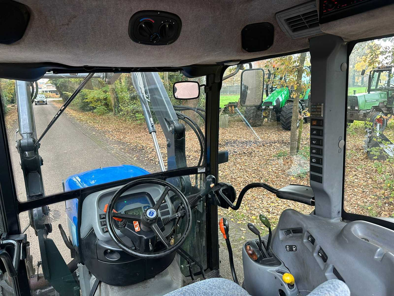 2005 NEW HOLLAND TN60DA ALL-WHEEL DRIVE FARM TRACTOR - Traktor: 5 kép. 2005 NEW HOLLAND TN60DA ALL-WHEEL DRIVE FARM TRACTOR - Traktor: 5 kép.