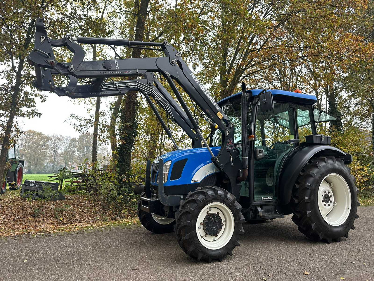 2005 NEW HOLLAND TN60DA ALL-WHEEL DRIVE FARM TRACTOR - Traktor: 1 kép. 2005 NEW HOLLAND TN60DA ALL-WHEEL DRIVE FARM TRACTOR - Traktor: 1 kép.