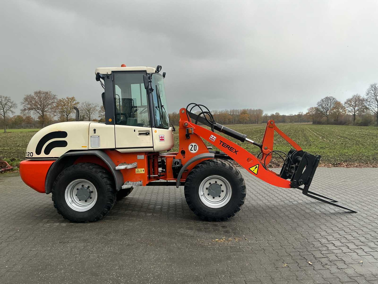 2005 TEREX 854 AL-120 SHOVEL - Gumikerekes homlokrakodó: 3 kép. 2005 TEREX 854 AL-120 SHOVEL - Gumikerekes homlokrakodó: 3 kép.