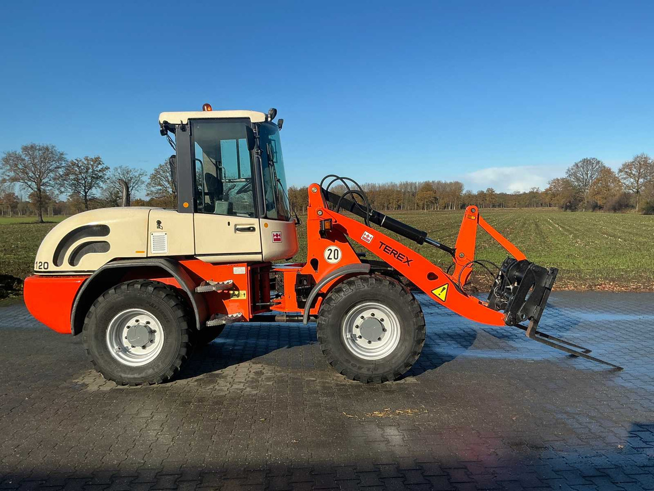 2005 TEREX 854 AL-120 SHOVEL - Gumikerekes homlokrakodó: 5 kép. 2005 TEREX 854 AL-120 SHOVEL - Gumikerekes homlokrakodó: 5 kép.