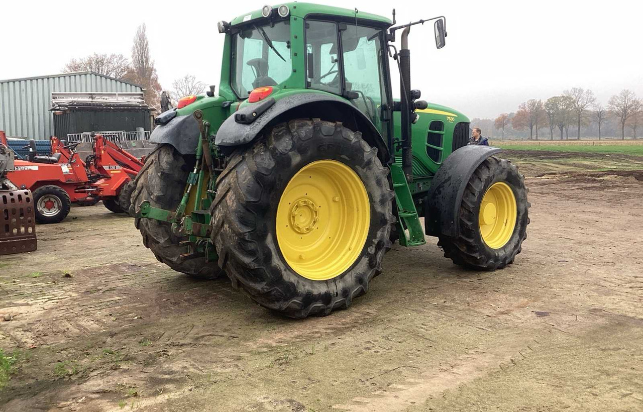 2008 JOHN DEERE 7530 PREMIUM FOUR WHEEL DRIVE FARM TRACTOR - Traktor: 3 kép. 2008 JOHN DEERE 7530 PREMIUM FOUR WHEEL DRIVE FARM TRACTOR - Traktor: 3 kép.