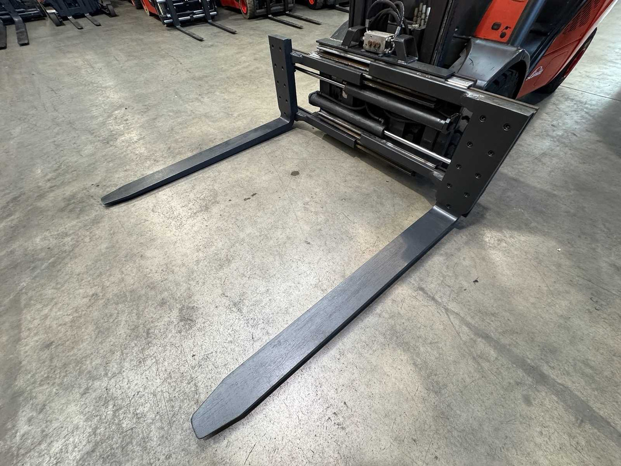 2008 SERVICE + UVV 01/2026 LINDE H35T 3.500KG 3.+4. VALVE WIDER 148CM FORK ADJUSTER GAS FORKLIFT FORKLIFT 10.543 HOURS - Villás targonca: 3 kép. 2008 SERVICE + UVV 01/2026 LINDE H35T 3.500KG 3.+4. VALVE WIDER 148CM FORK ADJUSTER GAS FORKLIFT FORKLIFT 10.543 HOURS - Villás targonca: 3 kép.