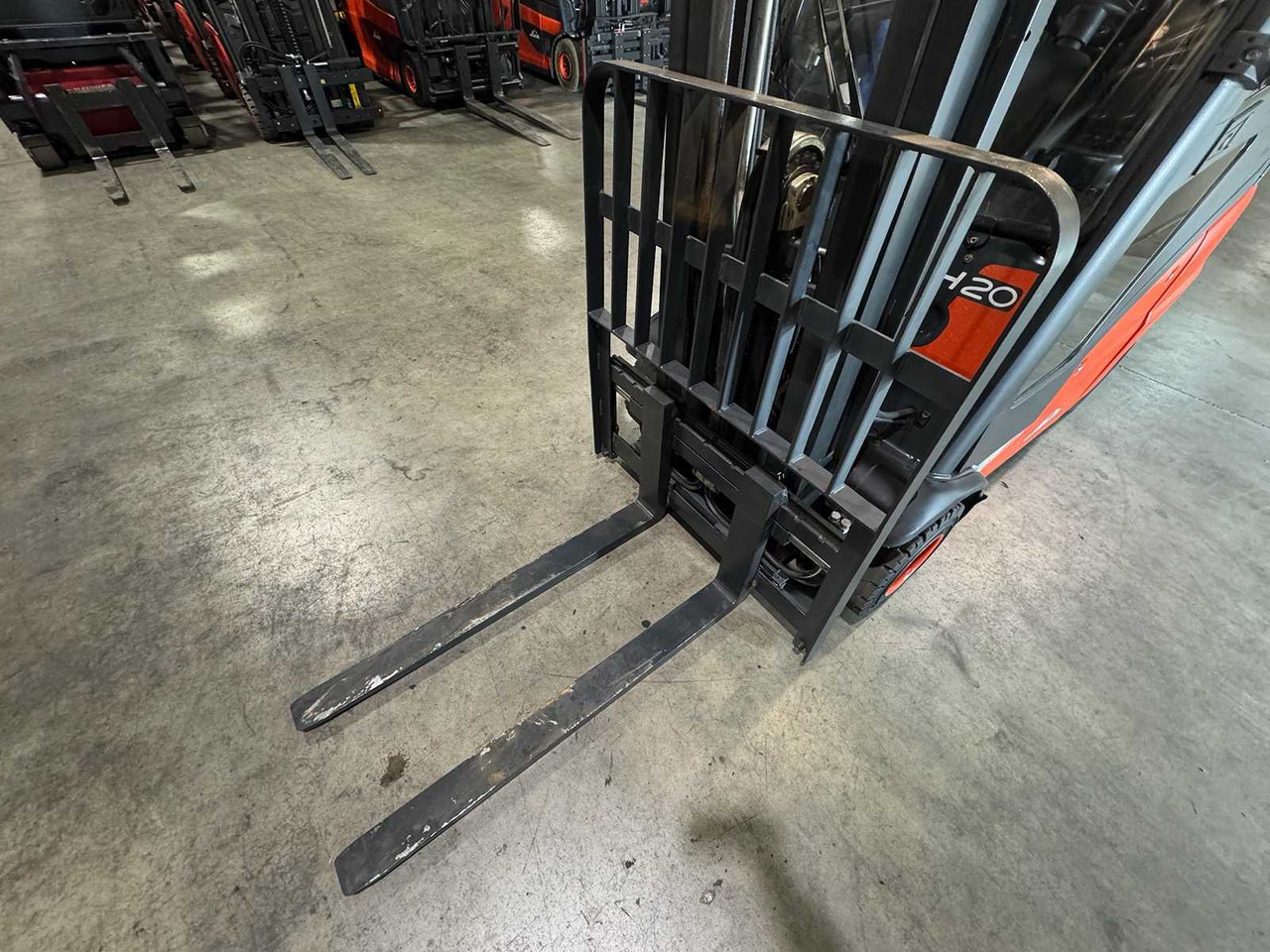 2008 SERVICE + UVV 10/2026 LINDE H20T 2,000KG TRIPLEX GAS FORKLIFT FORKLIFT 11,735 HOURS - Villás targonca: 5 kép. 2008 SERVICE + UVV 10/2026 LINDE H20T 2,000KG TRIPLEX GAS FORKLIFT FORKLIFT 11,735 HOURS - Villás targonca: 5 kép.