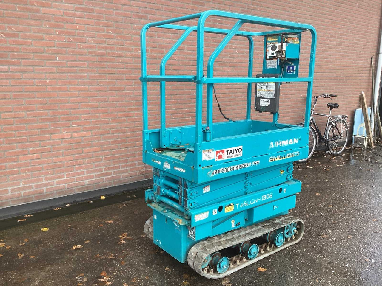 2009 AIRMAN ENCL 045 CRAWLER BOOM LIFT - Emelő: 3 kép. 2009 AIRMAN ENCL 045 CRAWLER BOOM LIFT - Emelő: 3 kép.