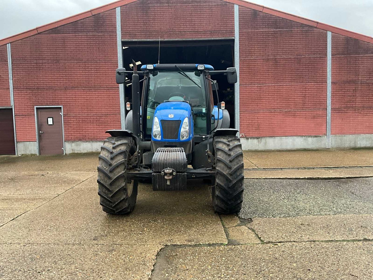 2009 NEW HOLLAND T6050 FOUR WHEEL DRIVE FARM TRACTOR - Traktor: 3 kép. 2009 NEW HOLLAND T6050 FOUR WHEEL DRIVE FARM TRACTOR - Traktor: 3 kép.