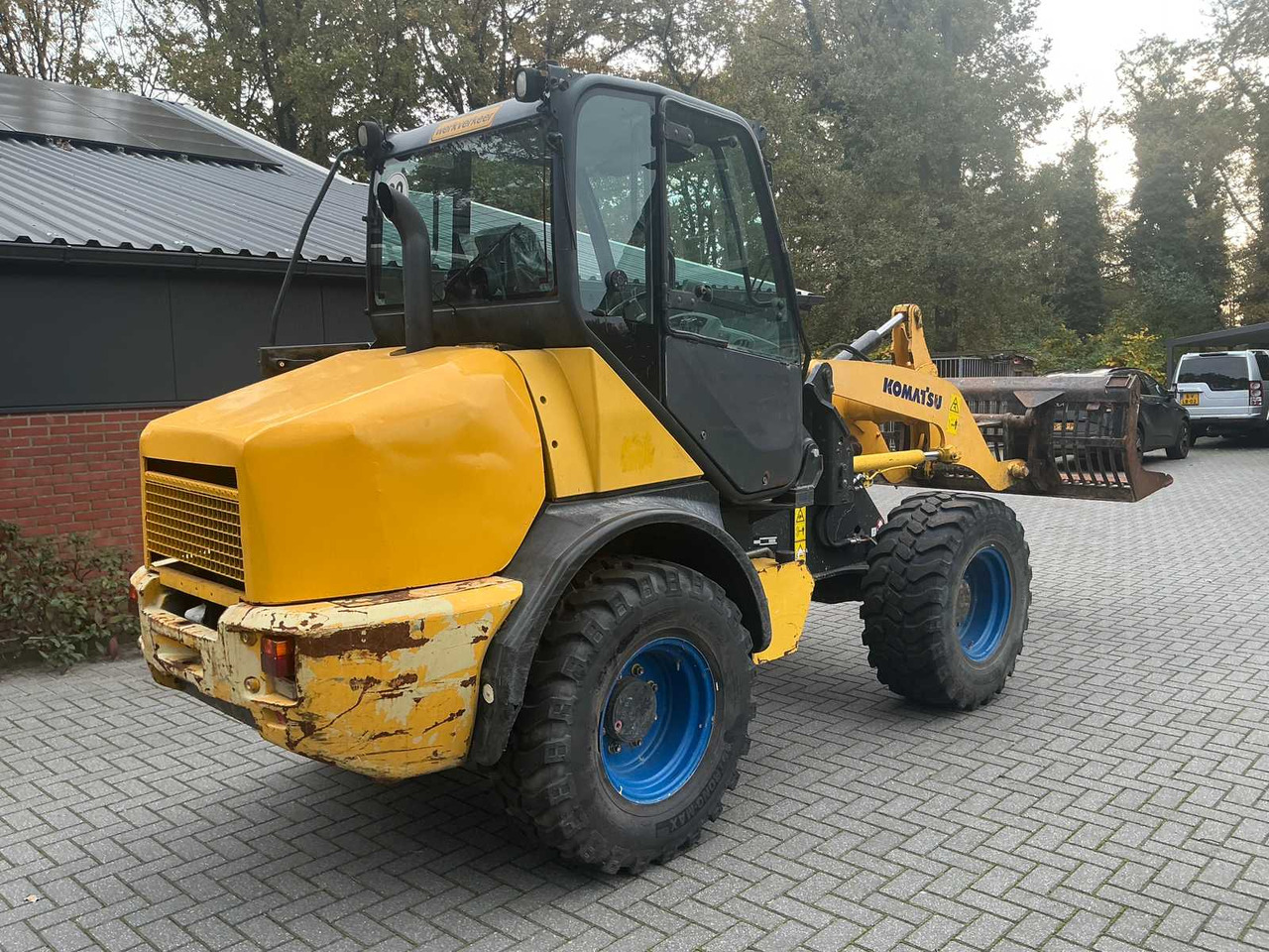 2010 KOMATSU WA80-S SHOVEL / WHEEL LOADER - Gumikerekes homlokrakodó: 4 kép. 2010 KOMATSU WA80-S SHOVEL / WHEEL LOADER - Gumikerekes homlokrakodó: 4 kép.
