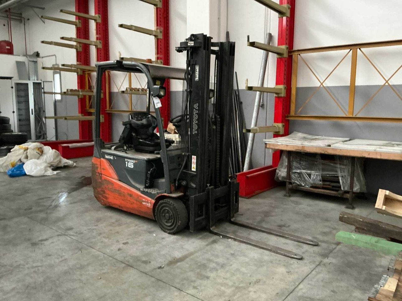 2010 TOYOTA 8FBET16 FORKLIFT - Villás targonca: 1 kép. 2010 TOYOTA 8FBET16 FORKLIFT - Villás targonca: 1 kép.