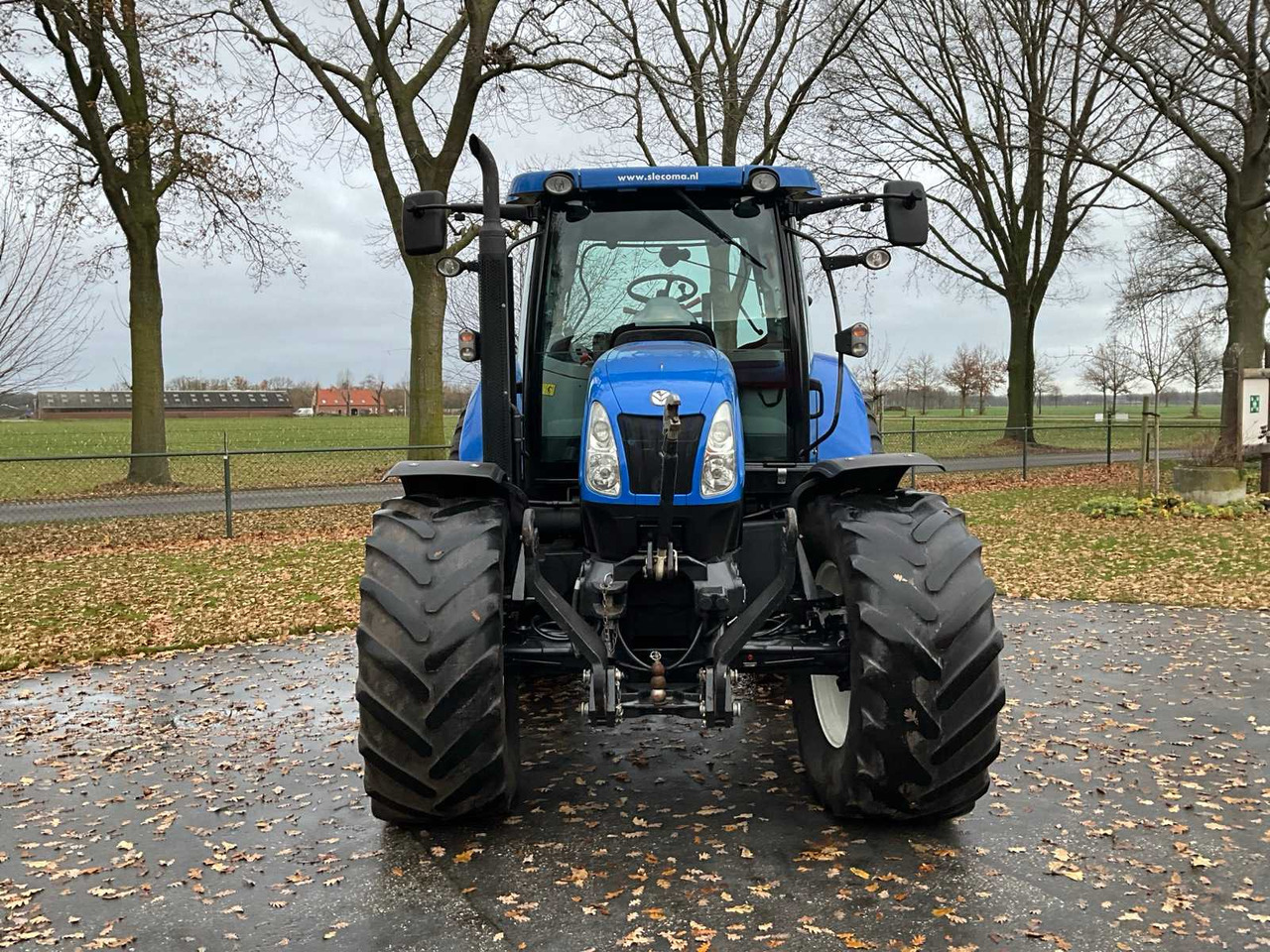 2011 NEW HOLLAND T6020 ELITE FOUR WHEEL DRIVE FARM TRACTOR - Traktor: 2 kép. 2011 NEW HOLLAND T6020 ELITE FOUR WHEEL DRIVE FARM TRACTOR - Traktor: 2 kép.