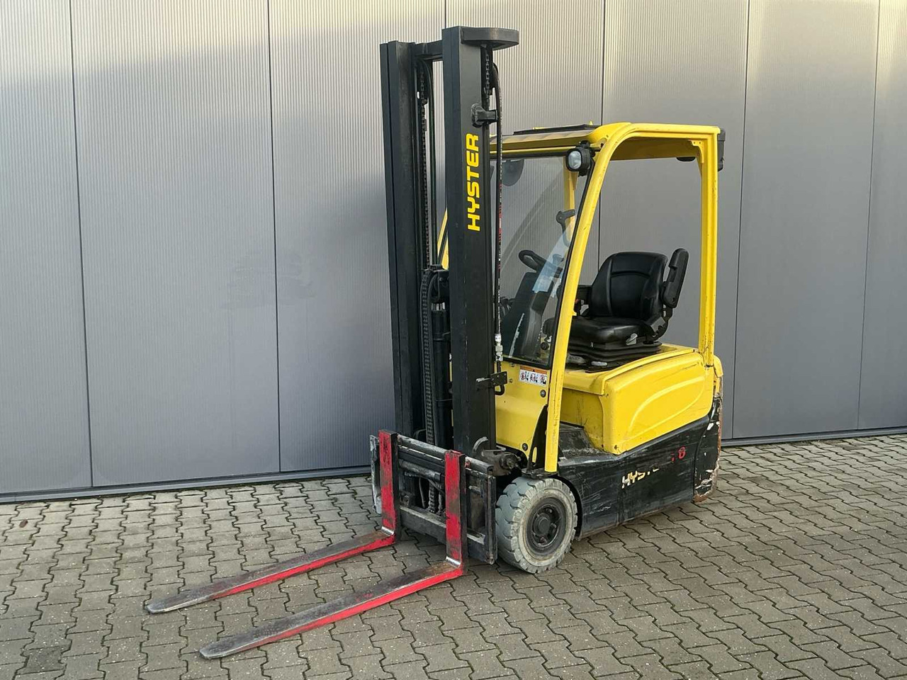 Villás targonca 2012 HYSTER J1.6XNT SWB FORKLIFT: 20 kép.