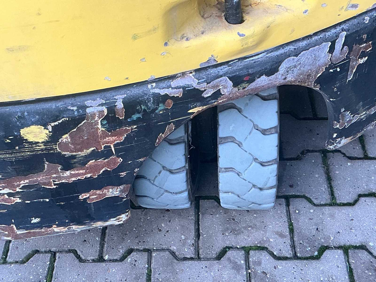 Villás targonca 2012 HYSTER J1.6XNT SWB FORKLIFT: 35 kép.