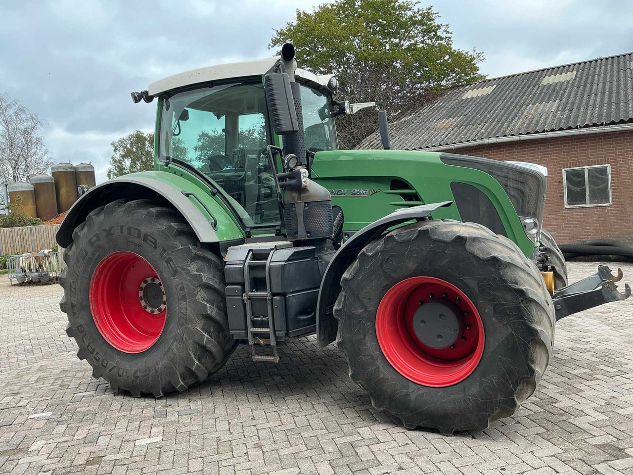 Traktor 2013 FENDT 936 VARIO ALL-WHEEL DRIVE FARM TRACTOR: 6 kép. Traktor 2013 FENDT 936 VARIO ALL-WHEEL DRIVE FARM TRACTOR: 6 kép.