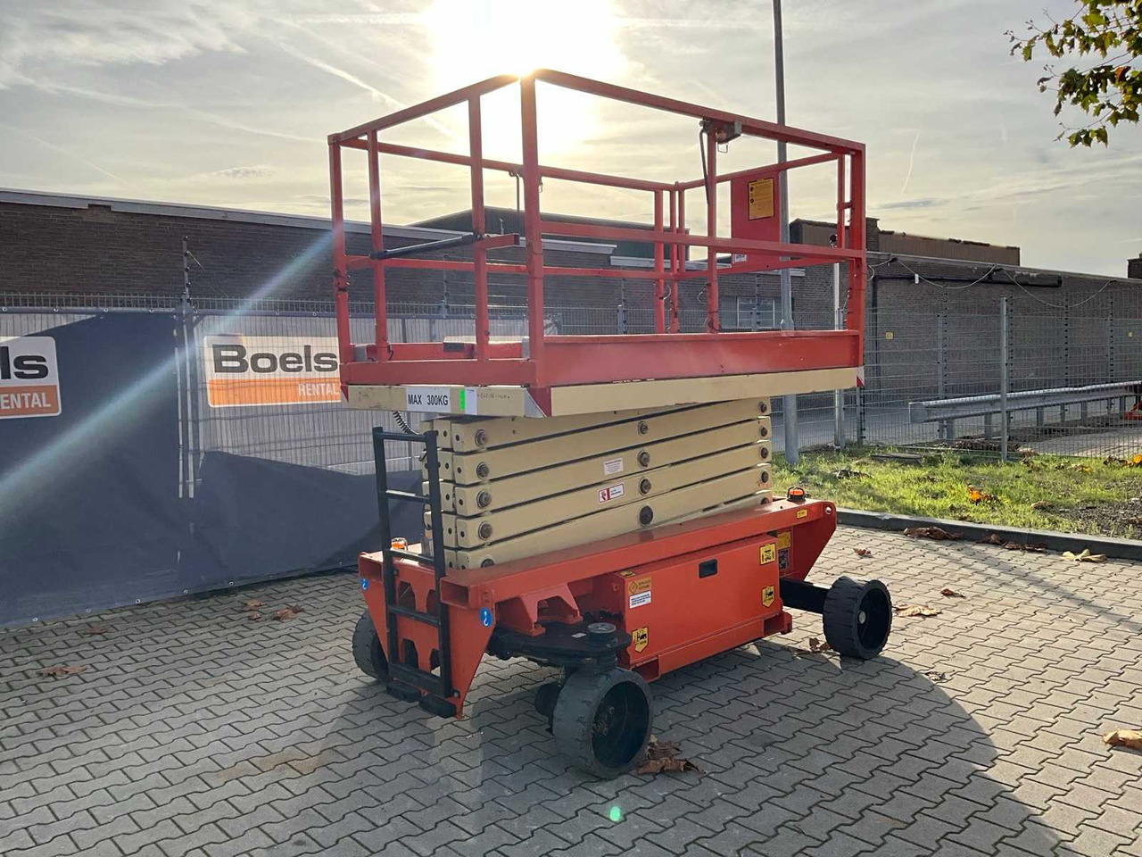 2014 HOLLAND LIFT HL-11816 AERIAL PLATFORM - Emelő: 2 kép. 2014 HOLLAND LIFT HL-11816 AERIAL PLATFORM - Emelő: 2 kép.