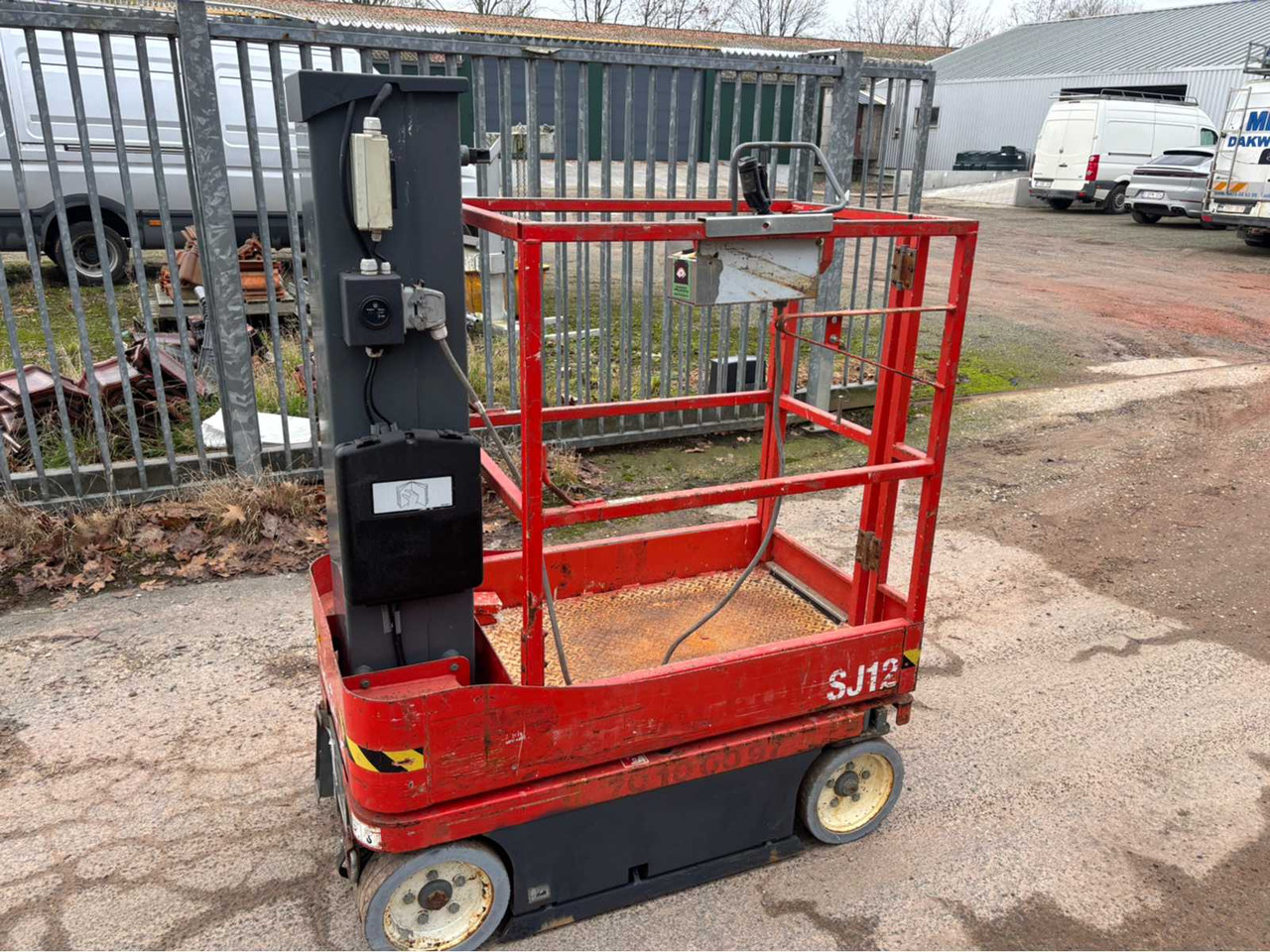 2014 SKYJACK SJ12 2014 AERIAL PLATFORM - Emelő: 5 kép. 2014 SKYJACK SJ12 2014 AERIAL PLATFORM - Emelő: 5 kép.