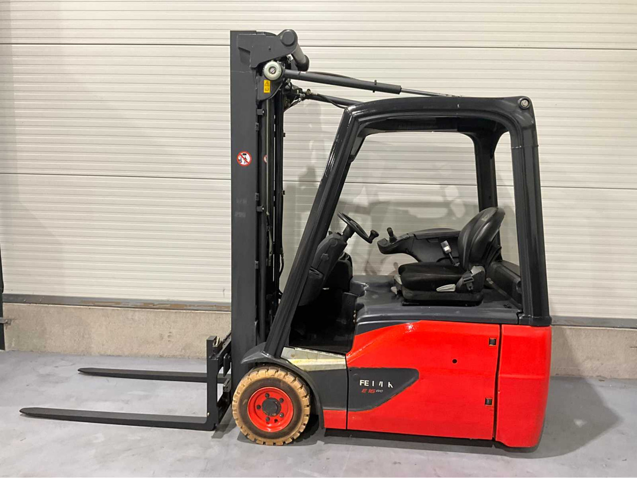 2015 LINDE E16-02 1600KG 3915HOUR FORKLIFT - Villás targonca: 3 kép. 2015 LINDE E16-02 1600KG 3915HOUR FORKLIFT - Villás targonca: 3 kép.